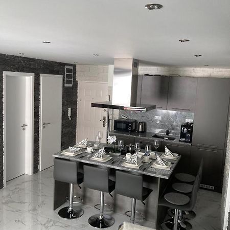 Mosonmagyaróvár Swiss Luxury Apartment מראה חיצוני תמונה