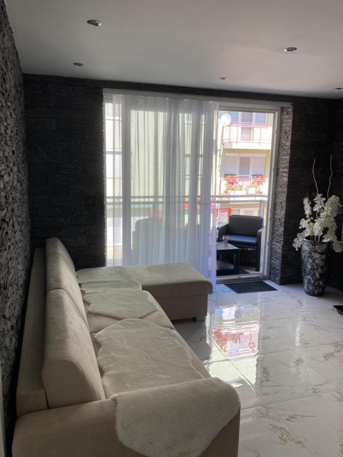Mosonmagyaróvár Swiss Luxury Apartment מראה חיצוני תמונה