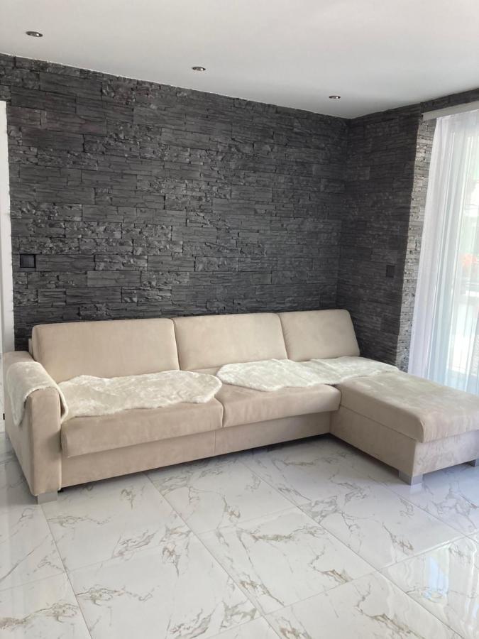 Mosonmagyaróvár Swiss Luxury Apartment מראה חיצוני תמונה