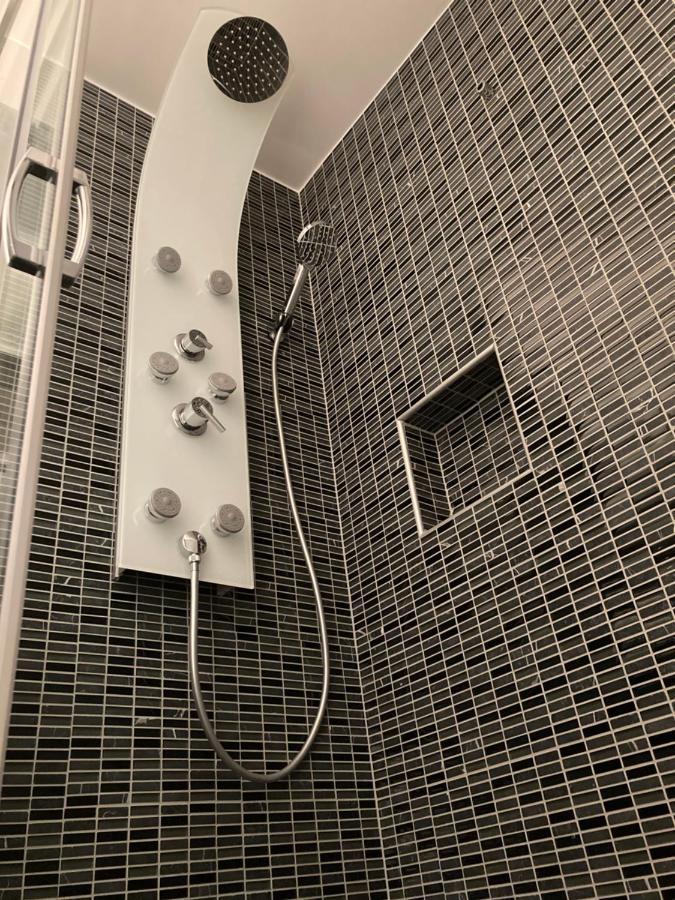 Mosonmagyaróvár Swiss Luxury Apartment מראה חיצוני תמונה