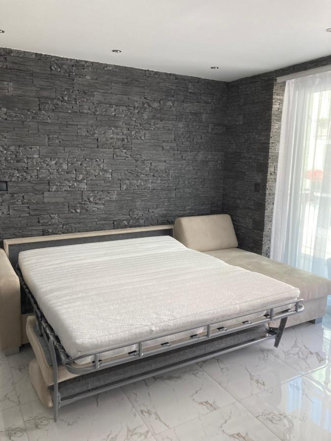 Mosonmagyaróvár Swiss Luxury Apartment מראה חיצוני תמונה